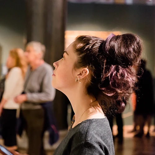 Young woman at the musuem